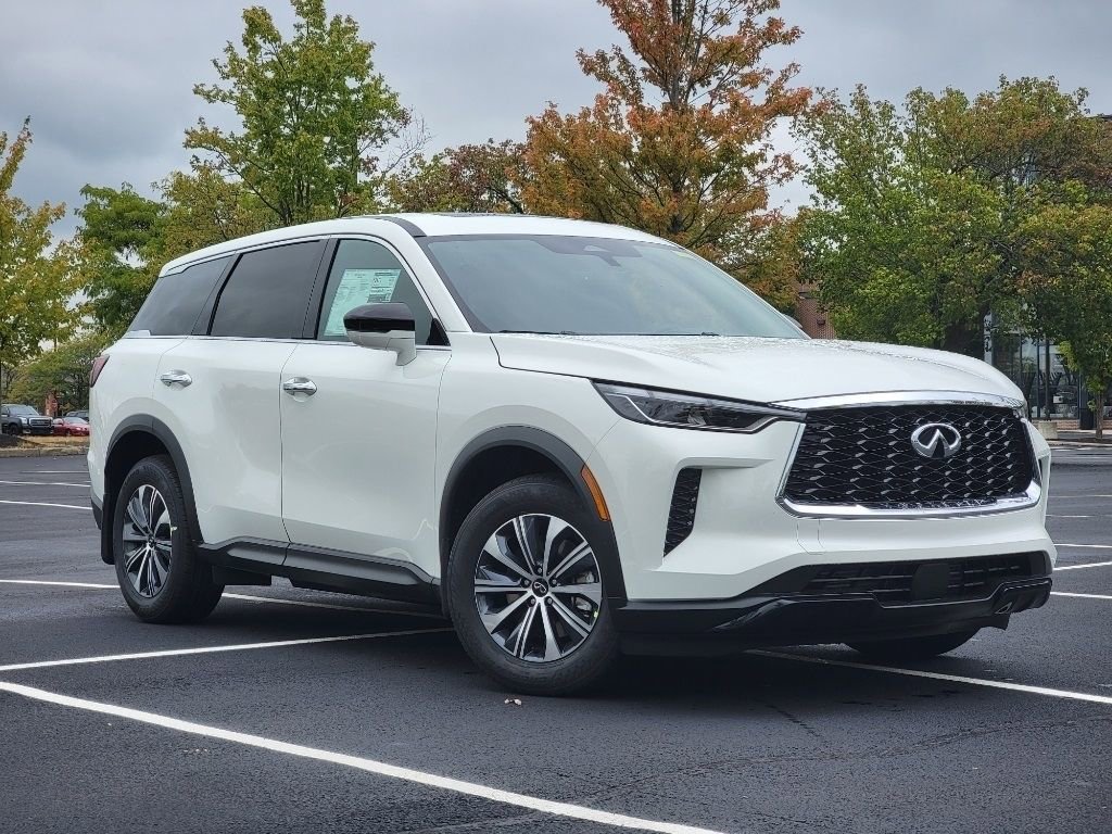 Certified 2025 INFINITI QX60 Pure w/ Cargo Package image 2