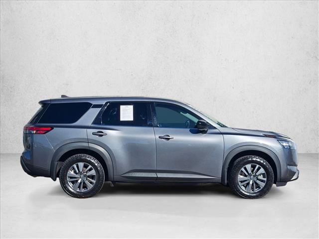 Used 2023 Nissan Pathfinder S image 4