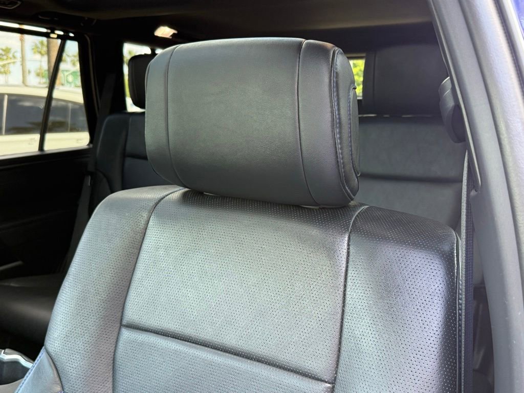 Used 2025 Toyota Sequoia Platinum AWD/4WD image 3