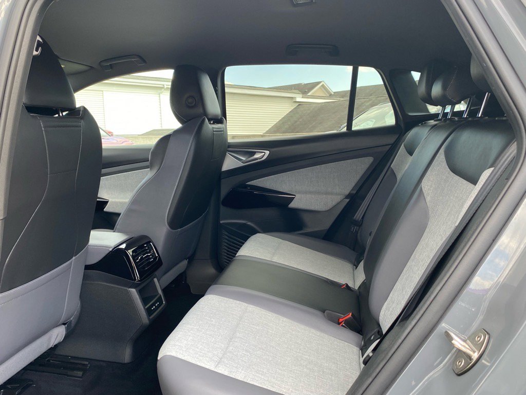 Certified 2023 Volkswagen ID.4 Pro image 19