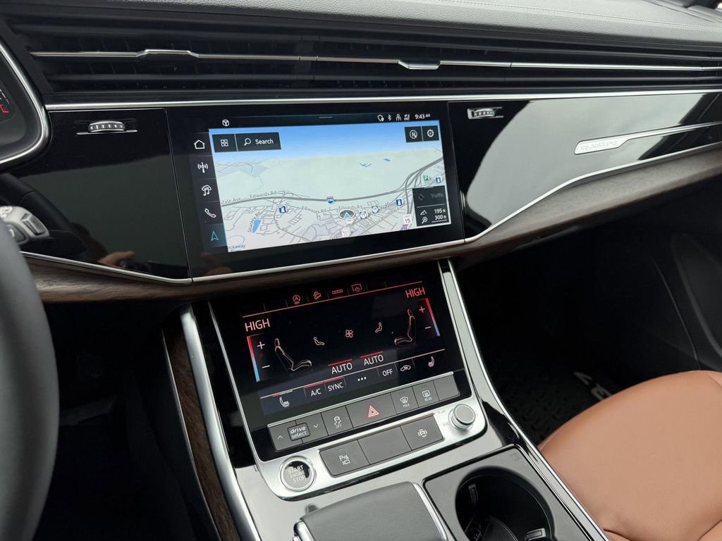 Used 2025 Audi Q7 3.0T Premium image 24