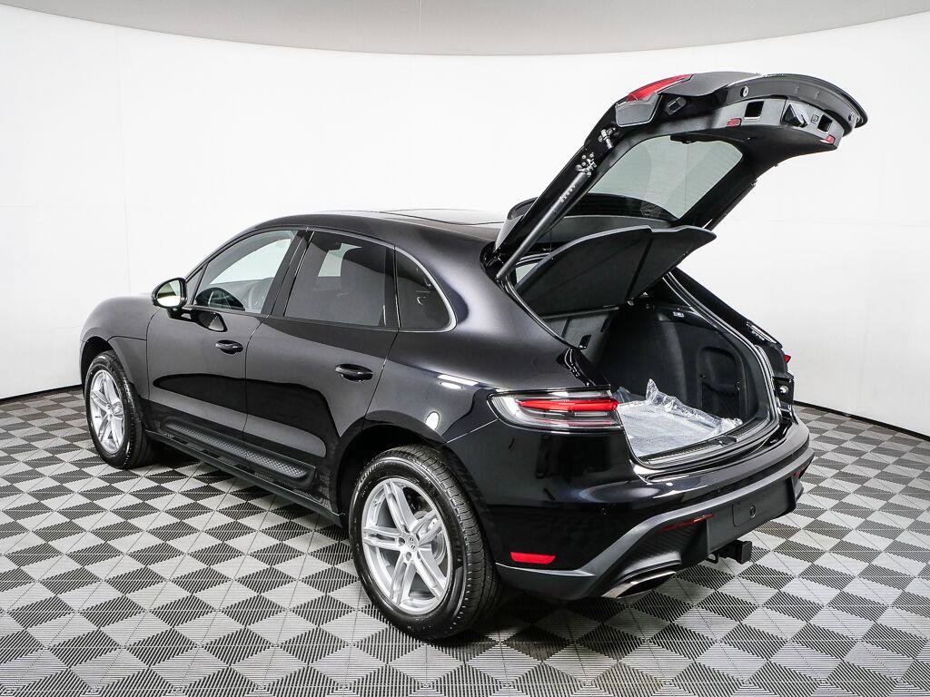 Certified 2026 Porsche Macan Turbo AWD/4WD image 35