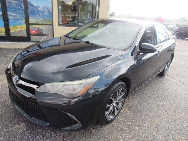 Used 2015 Toyota Camry XSE FWD image 2