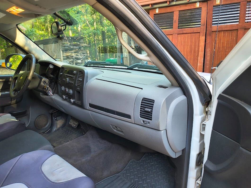 Used 2013 Chevrolet Silverado 1500 LS RWD image 3