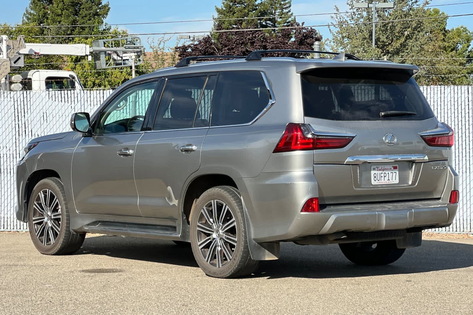 Used 2021 Lexus LX 570 4WD w/ Luxury Package image 5