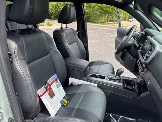 Used 2023 Toyota Tacoma TRD Sport image 5
