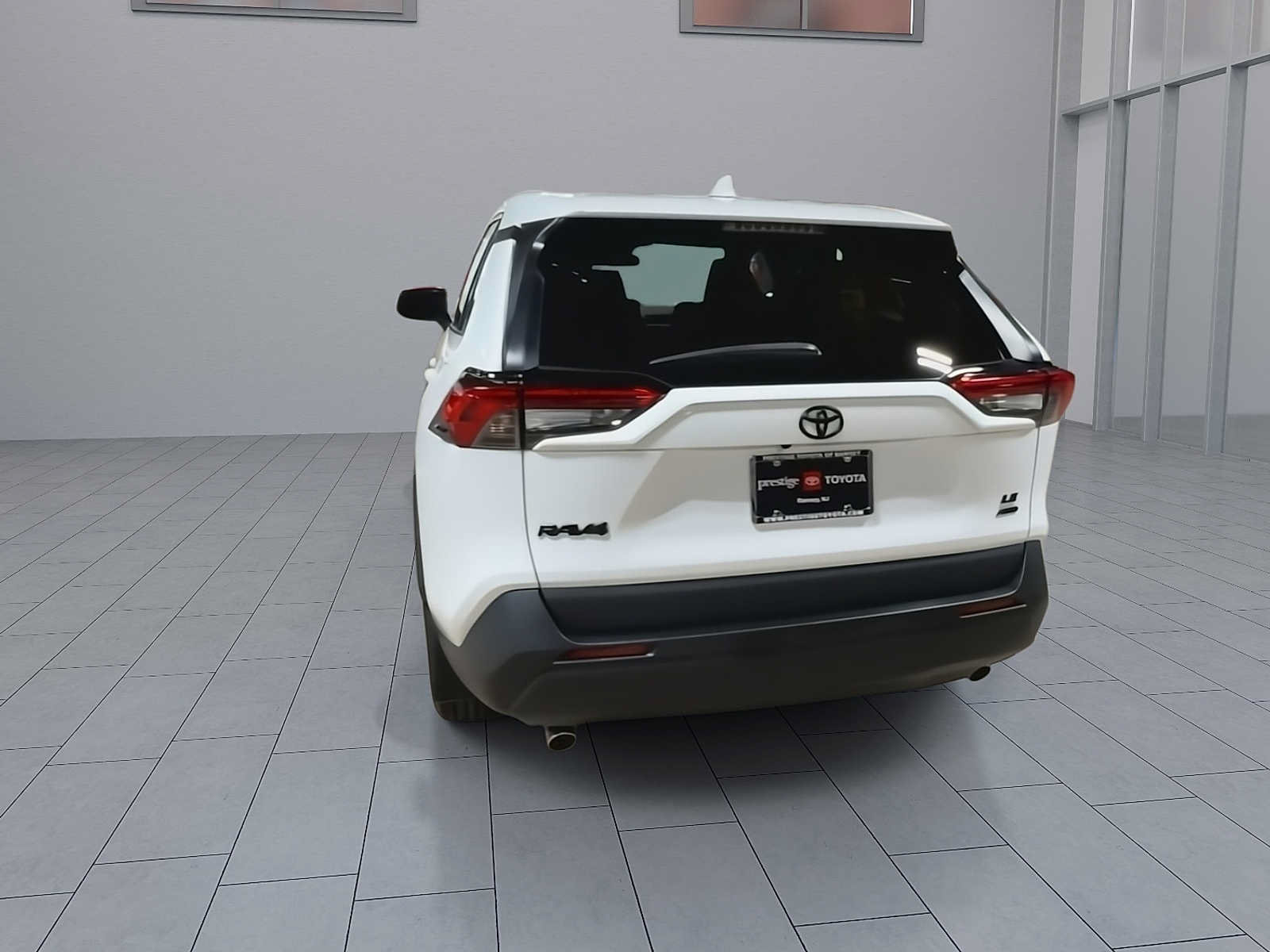 Used 2022 Toyota RAV4 LE AWD/4WD image 7
