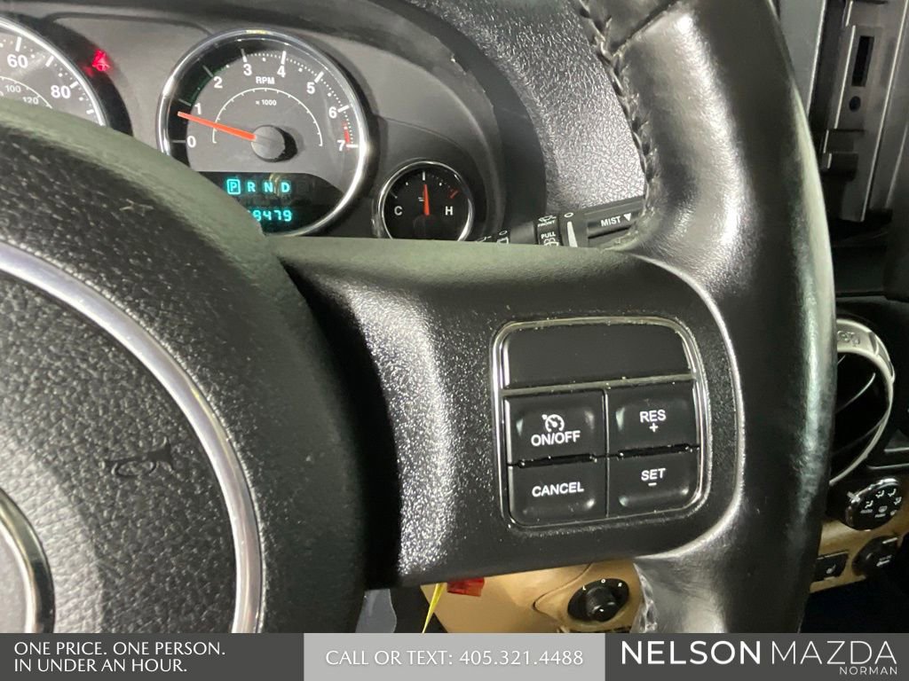 Used 2012 Jeep Wrangler Unlimited Rubicon w/ Connectivity Group AWD/4WD image 43