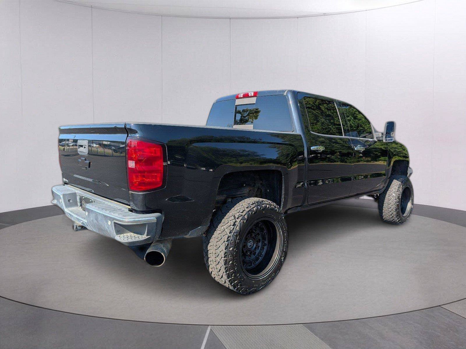Used 2014 Chevrolet Silverado 1500 LTZ Z71 w/ LTZ Plus Package AWD/4WD image 7