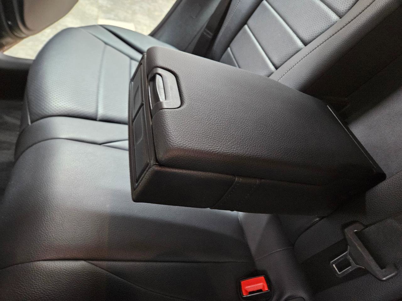 Used 2019 Mercedes-Benz GLC 300 4MATIC image 23