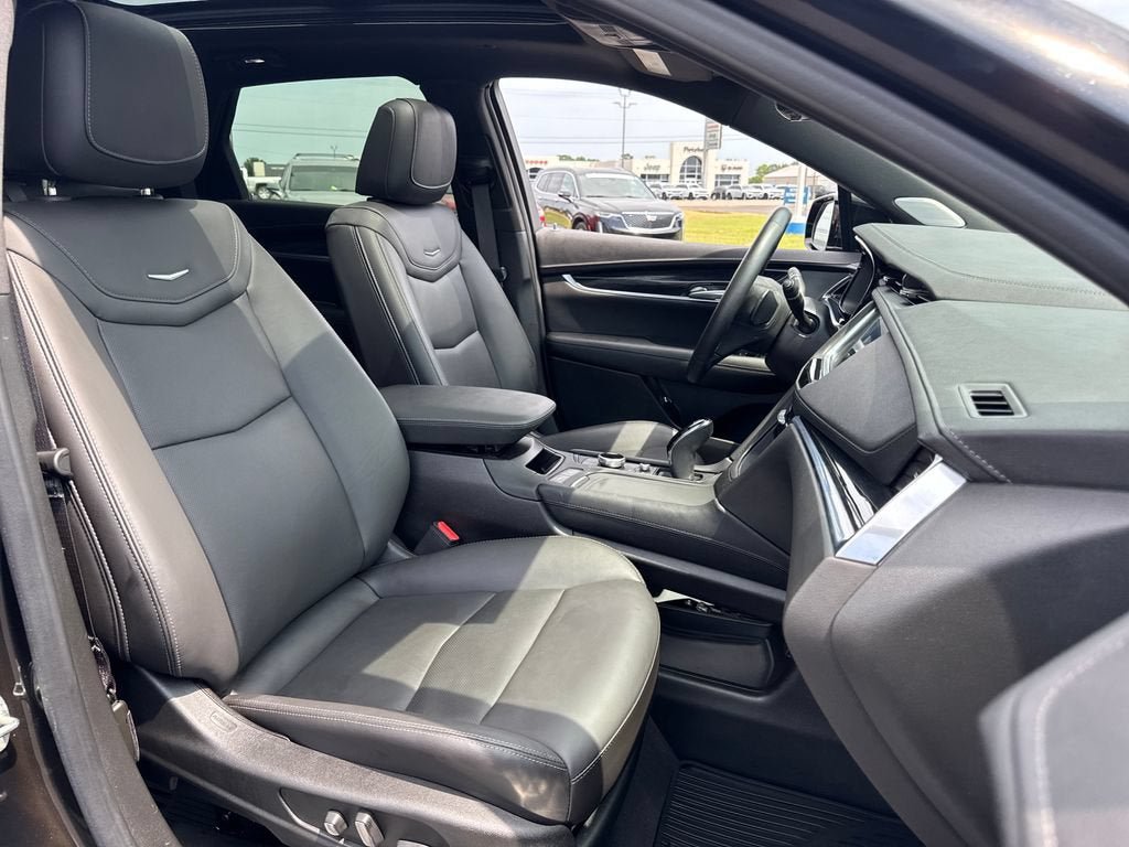 Certified 2024 Cadillac XT5 Premium Luxury w/ Technology Package FWD image 13
