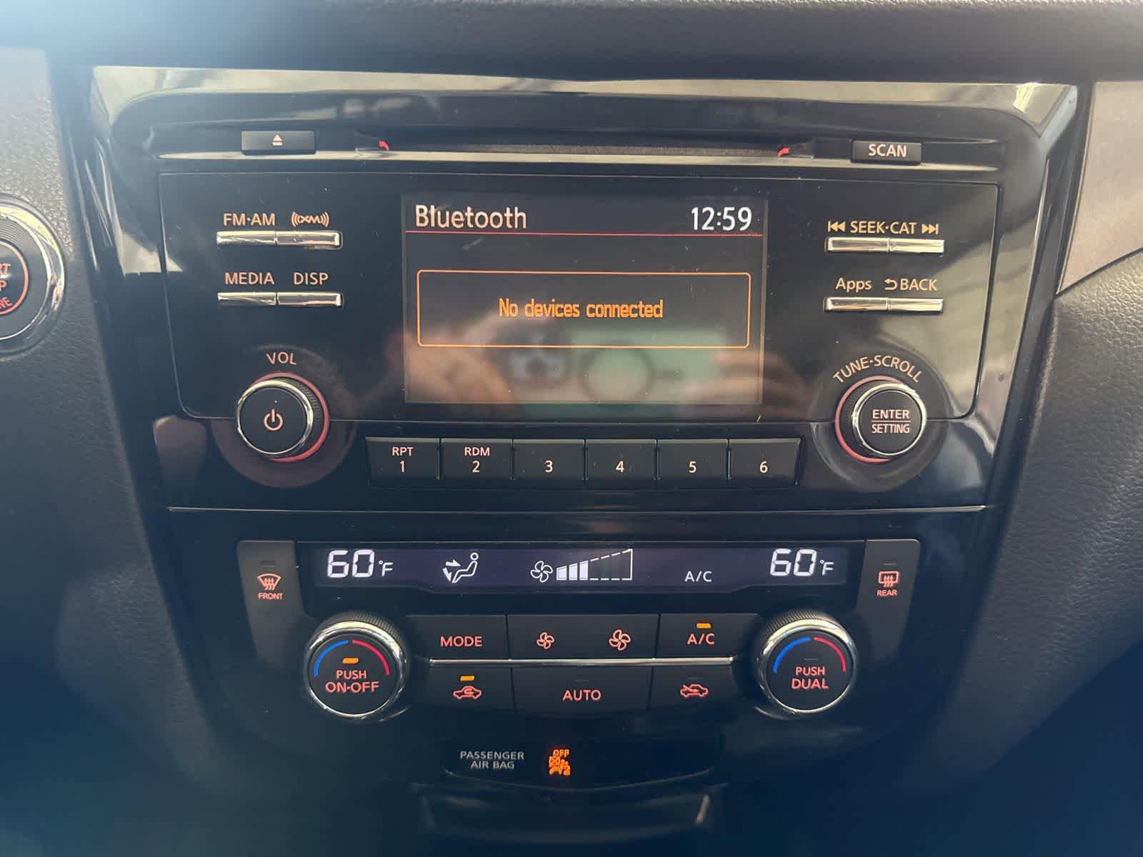Used 2014 Nissan Rogue SV FWD image 21