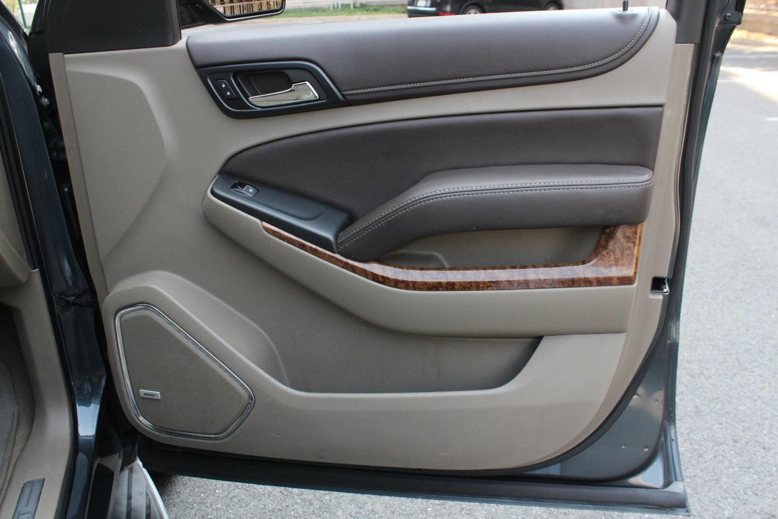 Used 2019 Chevrolet Suburban Premier AWD/4WD image 26