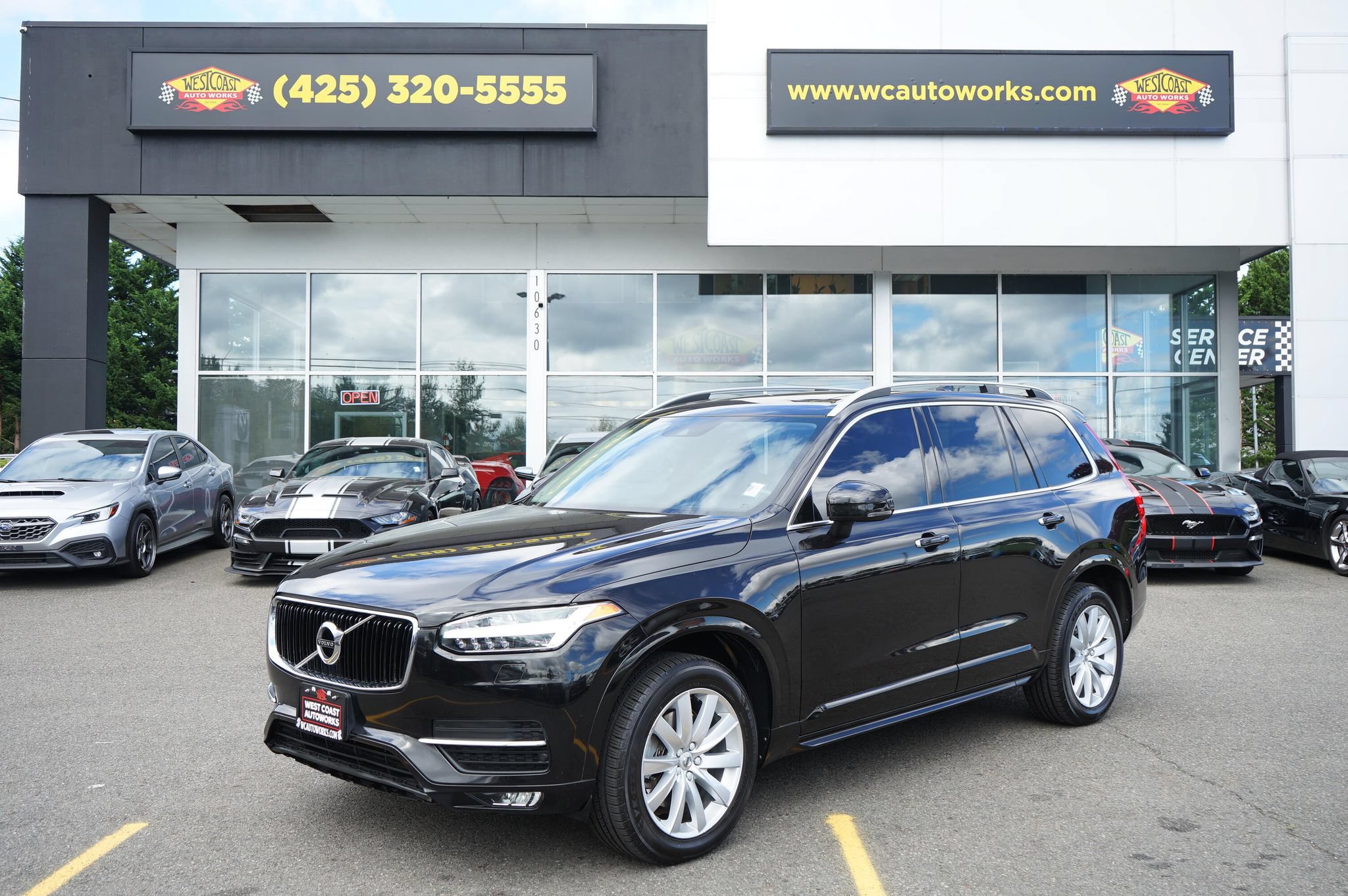 Used 2016 Volvo XC90 T6 Momentum w/ Momentum Plus Package AWD/4WD image 1
