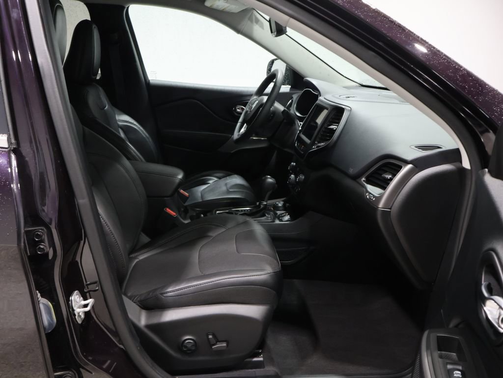 Certified 2021 Jeep Cherokee Latitude Lux w/ Comfort/Convenience Group image 27