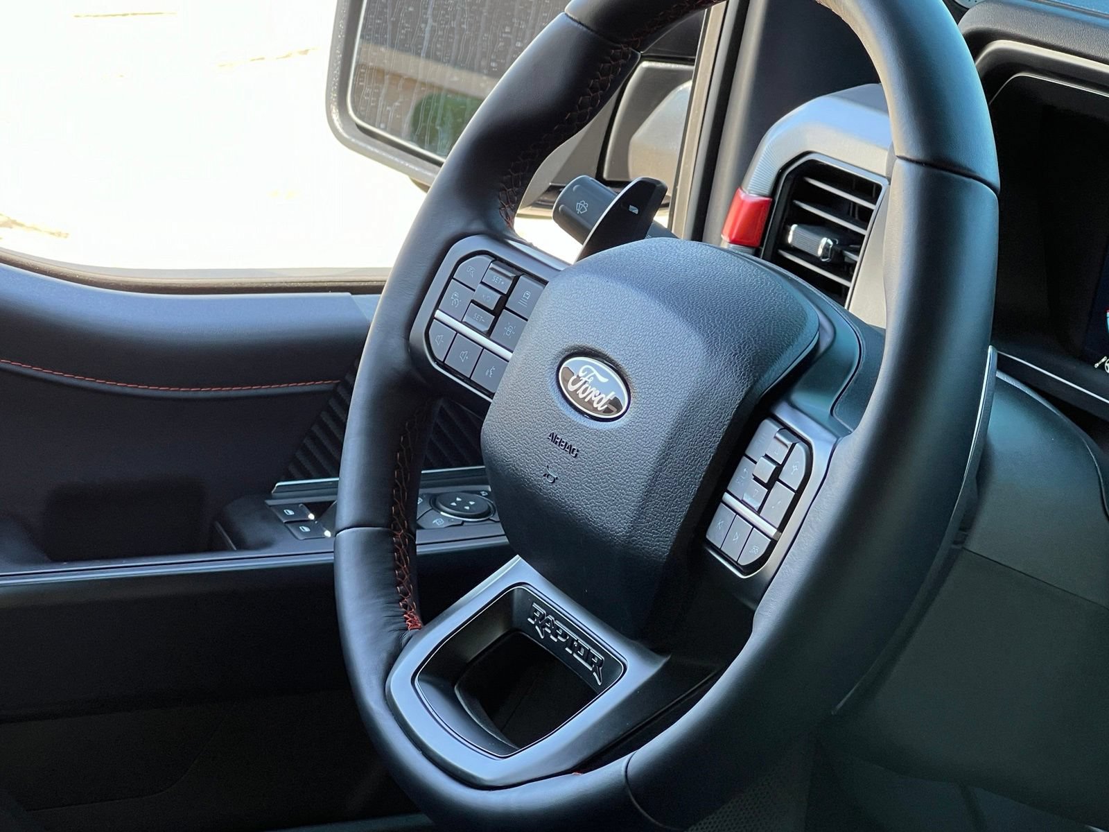 Used 2025 Ford F150 Raptor AWD/4WD image 46