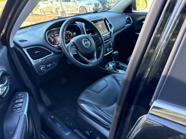 Used 2019 Jeep Cherokee Limited FWD image 16