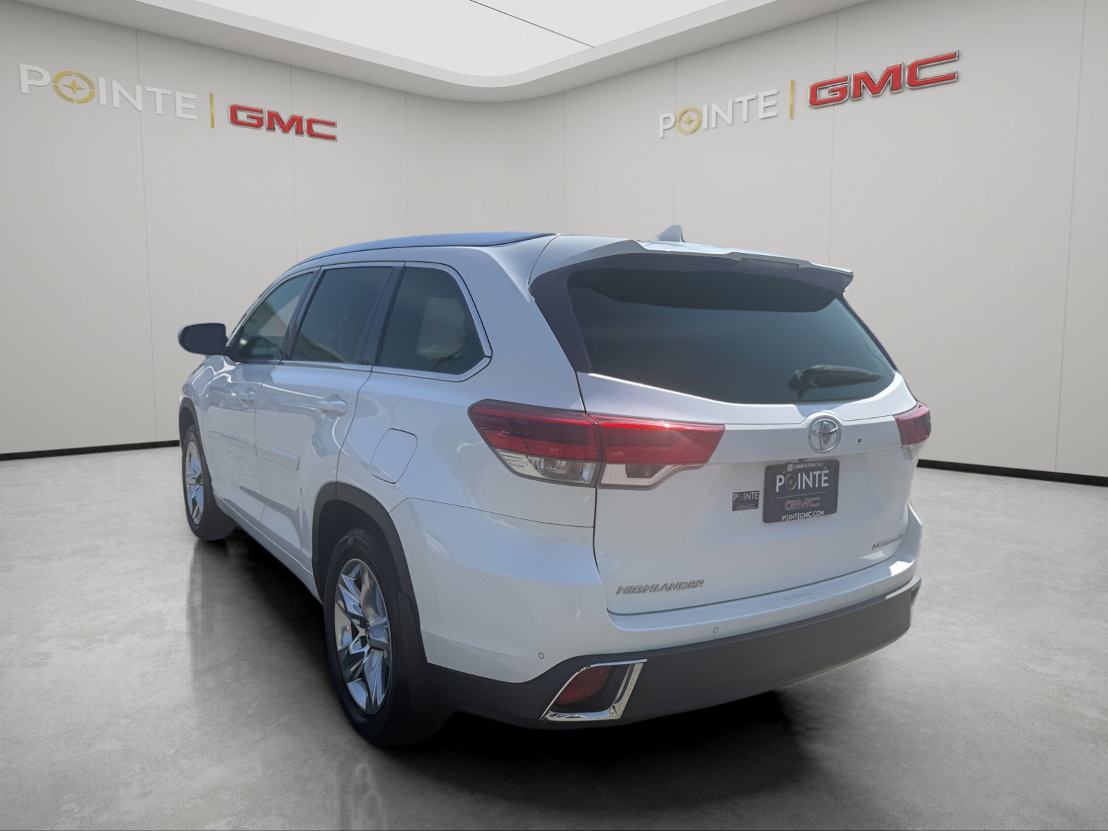 Used 2019 Toyota Highlander Limited AWD/4WD image 5