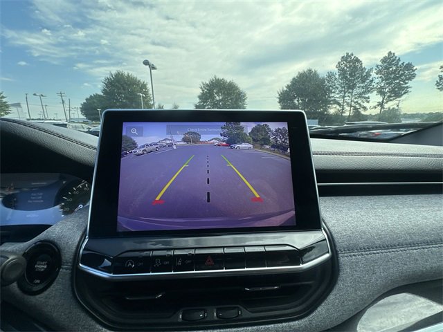 Used 2024 Jeep Compass Latitude image 22