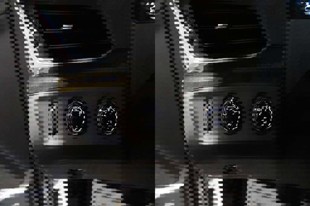 Used 2020 Cadillac Escalade ESV Platinum image 40