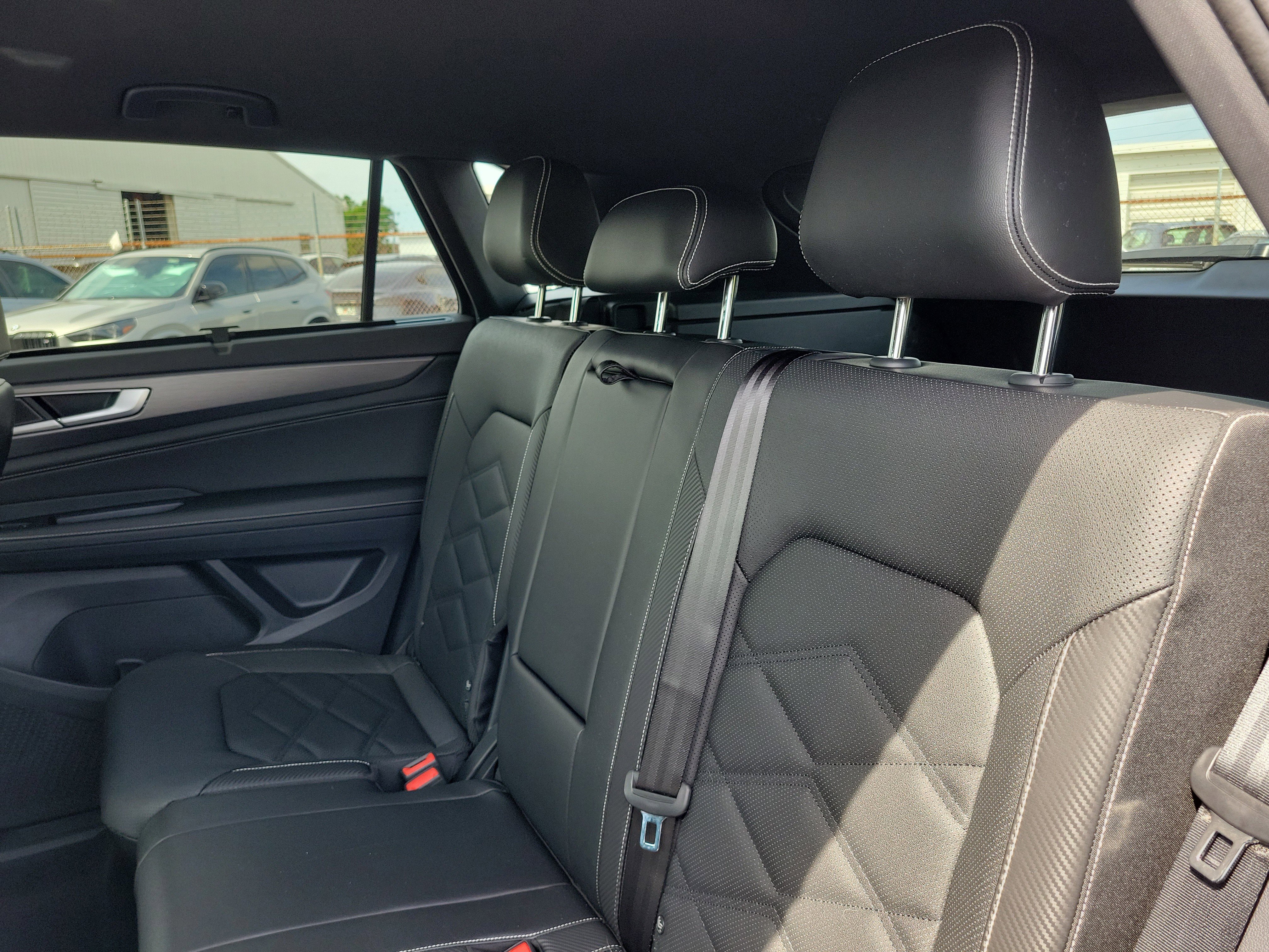 Used 2024 Volkswagen Atlas Cross Sport SE image 10