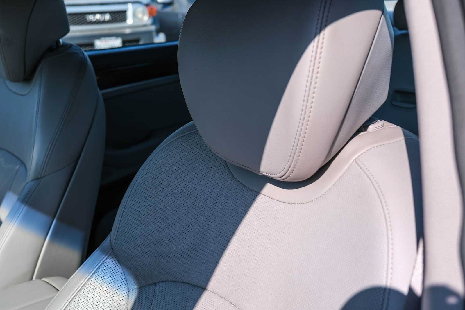 Used 2018 Genesis G80 3.8 RWD image 24