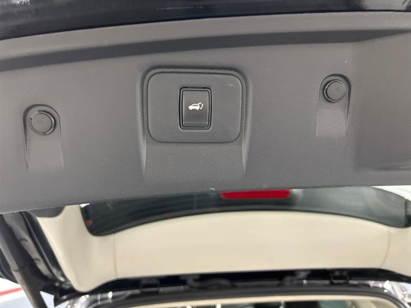 Used 2015 Nissan Murano Platinum w/ Platinum Technology Package image 11