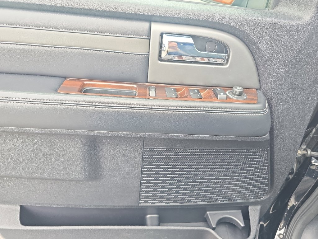 Used 2017 Ford Expedition EL Platinum image 21