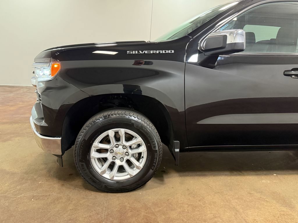 Used 2023 Chevrolet Silverado 1500 LT image 39
