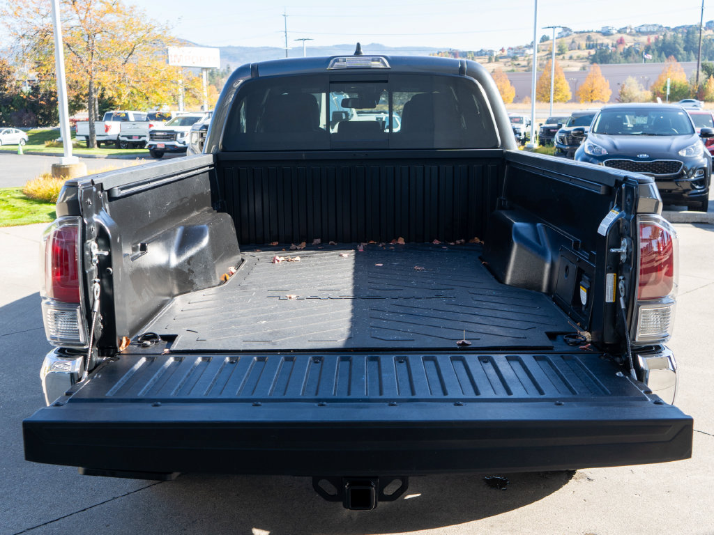 Used 2022 Toyota Tacoma TRD Off-Road AWD/4WD image 30