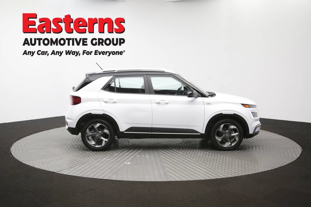 Used 2025 Hyundai Venue Limited FWD image 44
