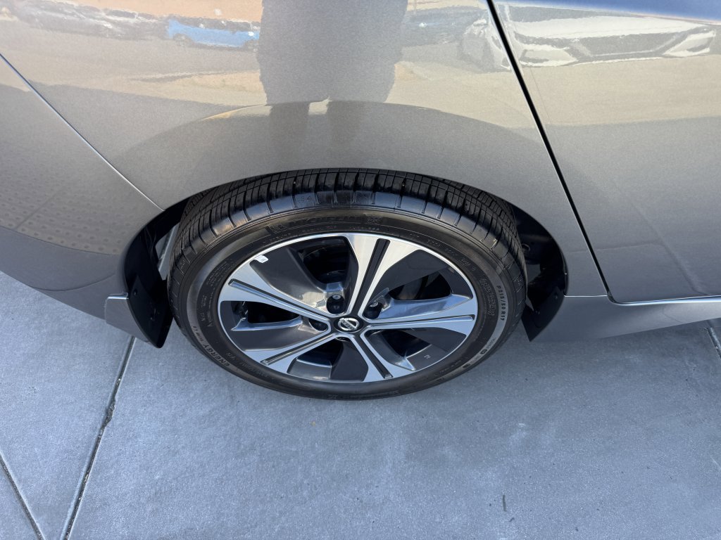 Used 2022 Nissan Leaf SV image 15