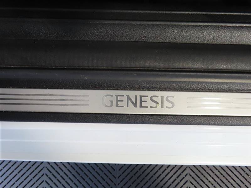 Used 2022 Genesis G70 2.0T w/ Prestige Package RWD image 16