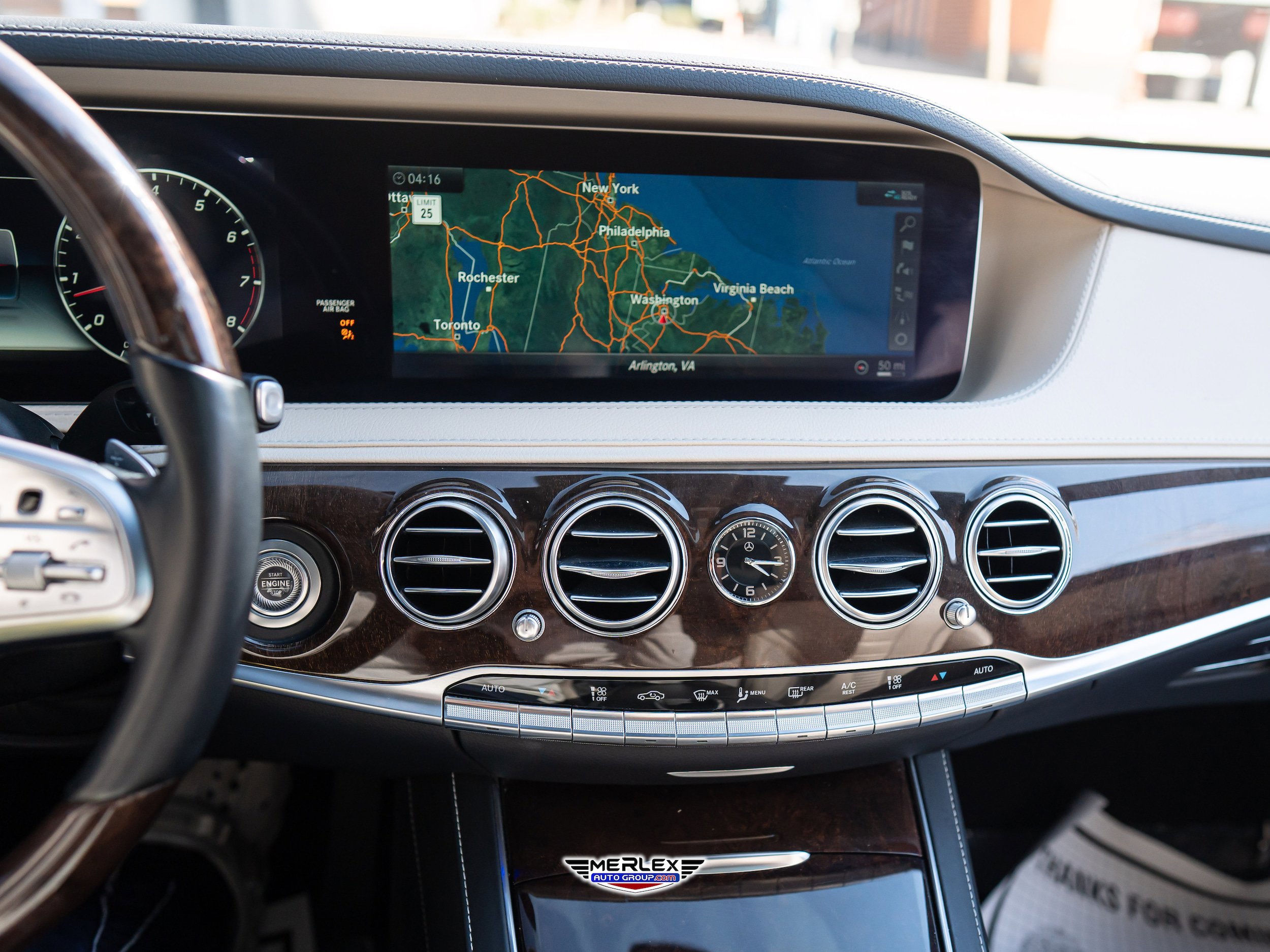 Used 2019 Mercedes-Benz S 560 Sedan w/ Premium Package image 32