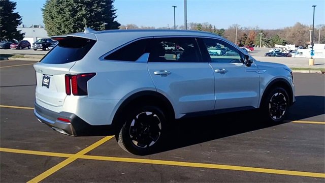 New 2026 Kia Sorento S image 3