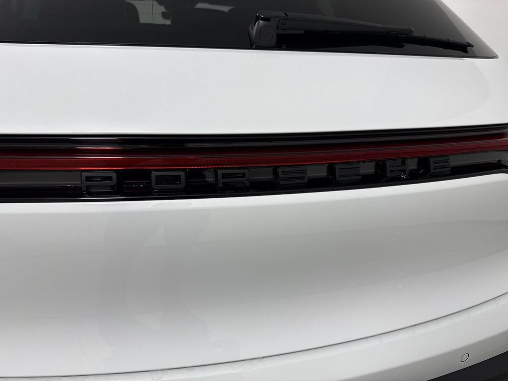 New 2026 Porsche Macan AWD/4WD image 19