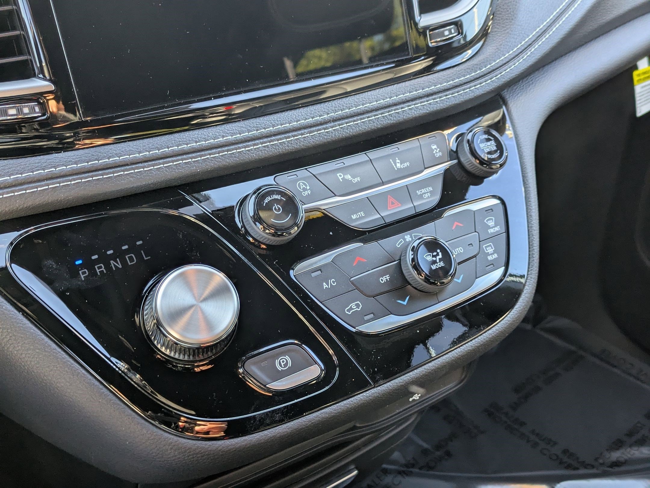 New 2026 Chrysler Pacifica Select image 11