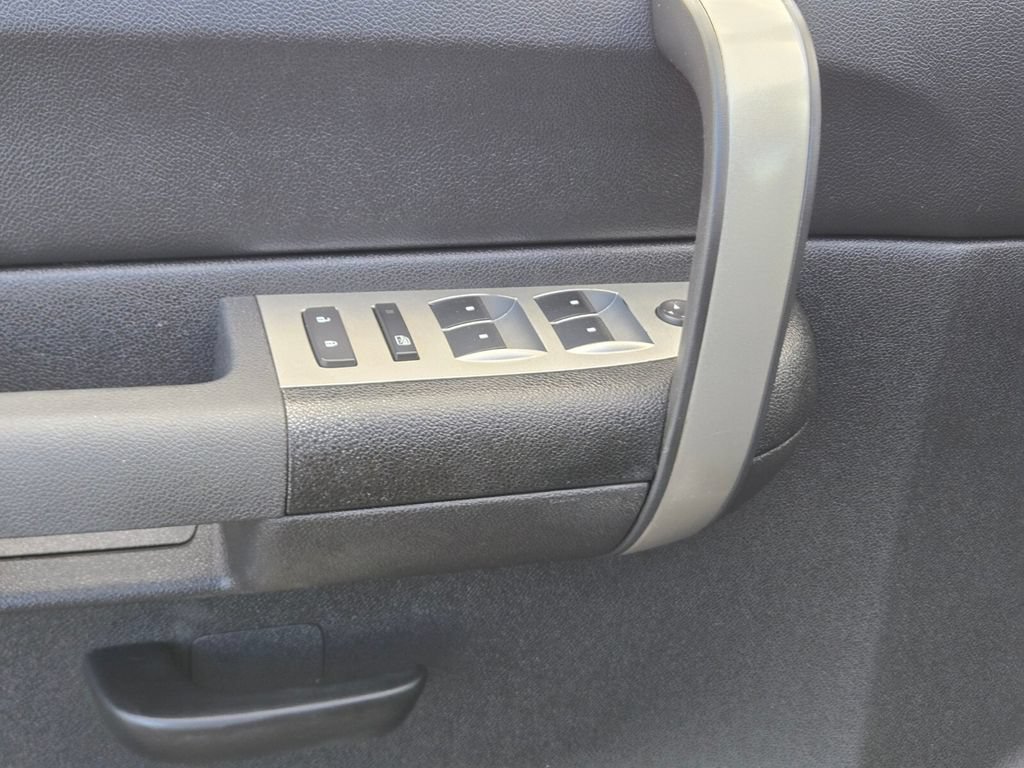 Used 2008 Chevrolet Silverado 2500 LT w/ 1LT Convenience Package RWD image 17