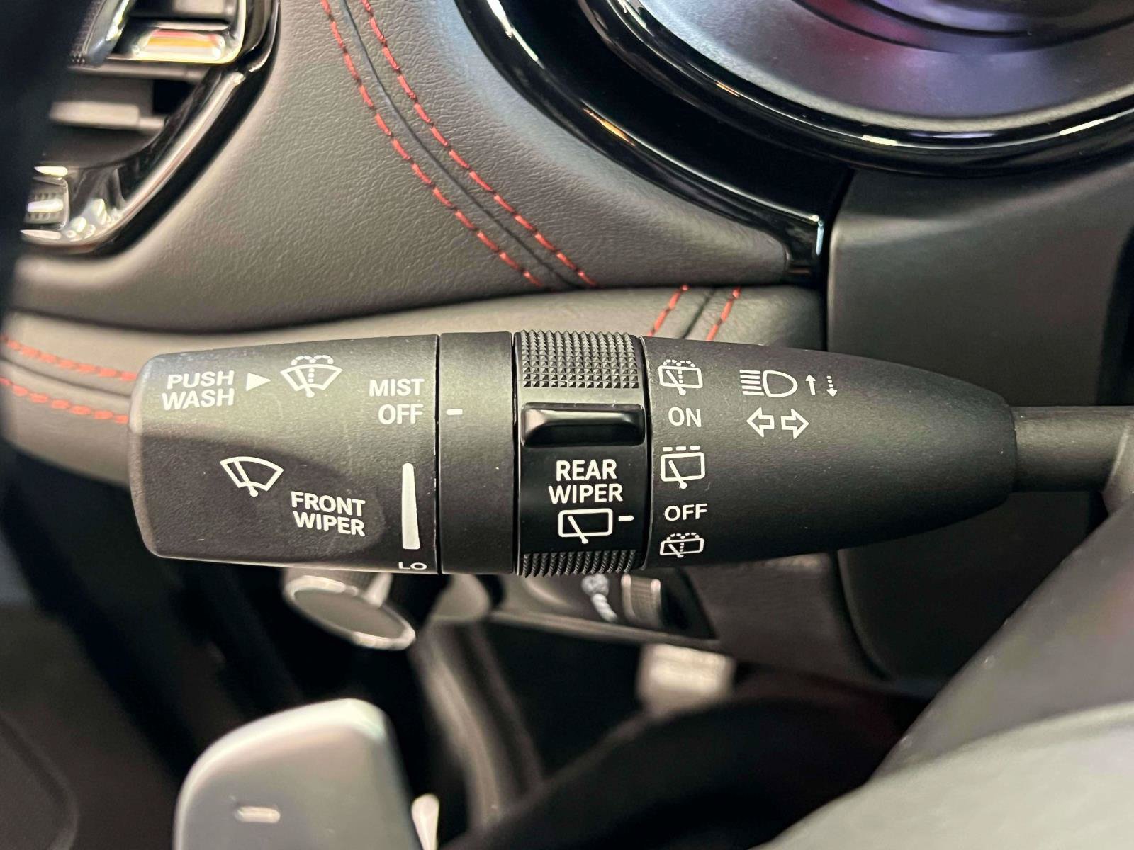 Used 2025 Dodge Durango GT AWD/4WD image 9