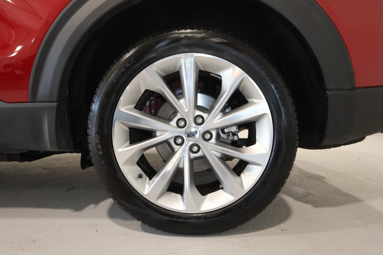 Used 2022 Ford Explorer Platinum w/ Equipment Group 601A AWD/4WD image 35