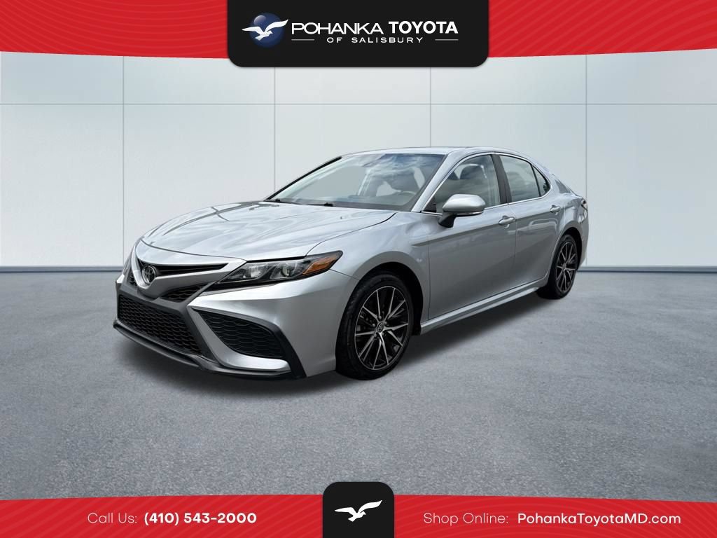 Used 2024 Toyota Camry SE FWD image 1