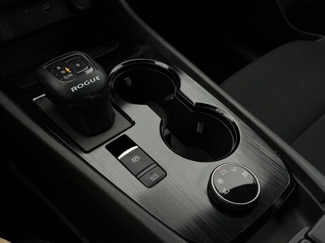 Used 2023 Nissan Rogue S image 26