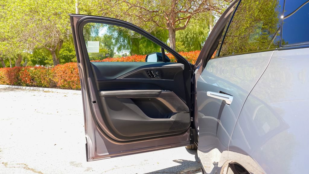 Used 2025 Cadillac Lyriq Luxury image 56