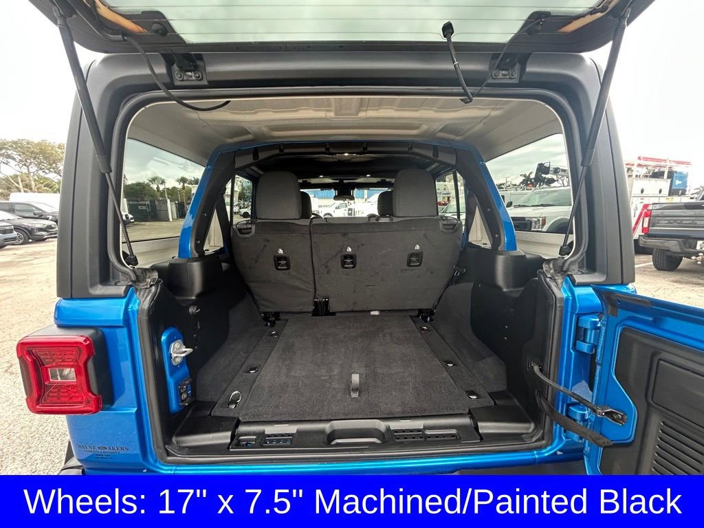 Used 2025 Jeep Wrangler Unlimited Rubicon image 29