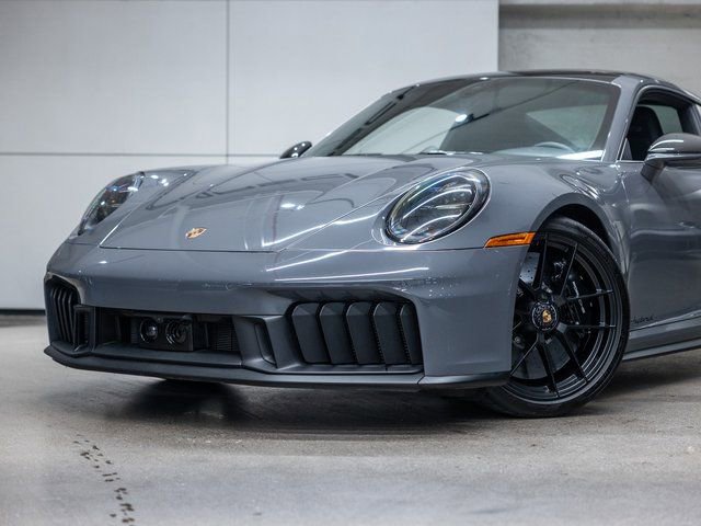 Used 2025 Porsche 911 Carrera 4 GTS image 21