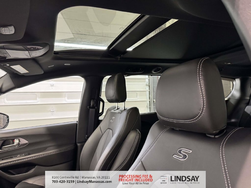New 2026 Chrysler Pacifica Select w/ S Appearance Package FWD image 20