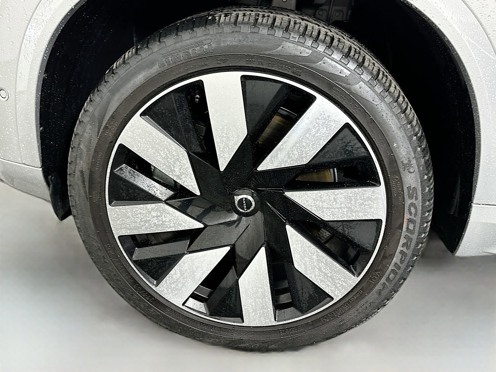 Used 2023 Volvo XC90 T8 Ultimate AWD/4WD image 34