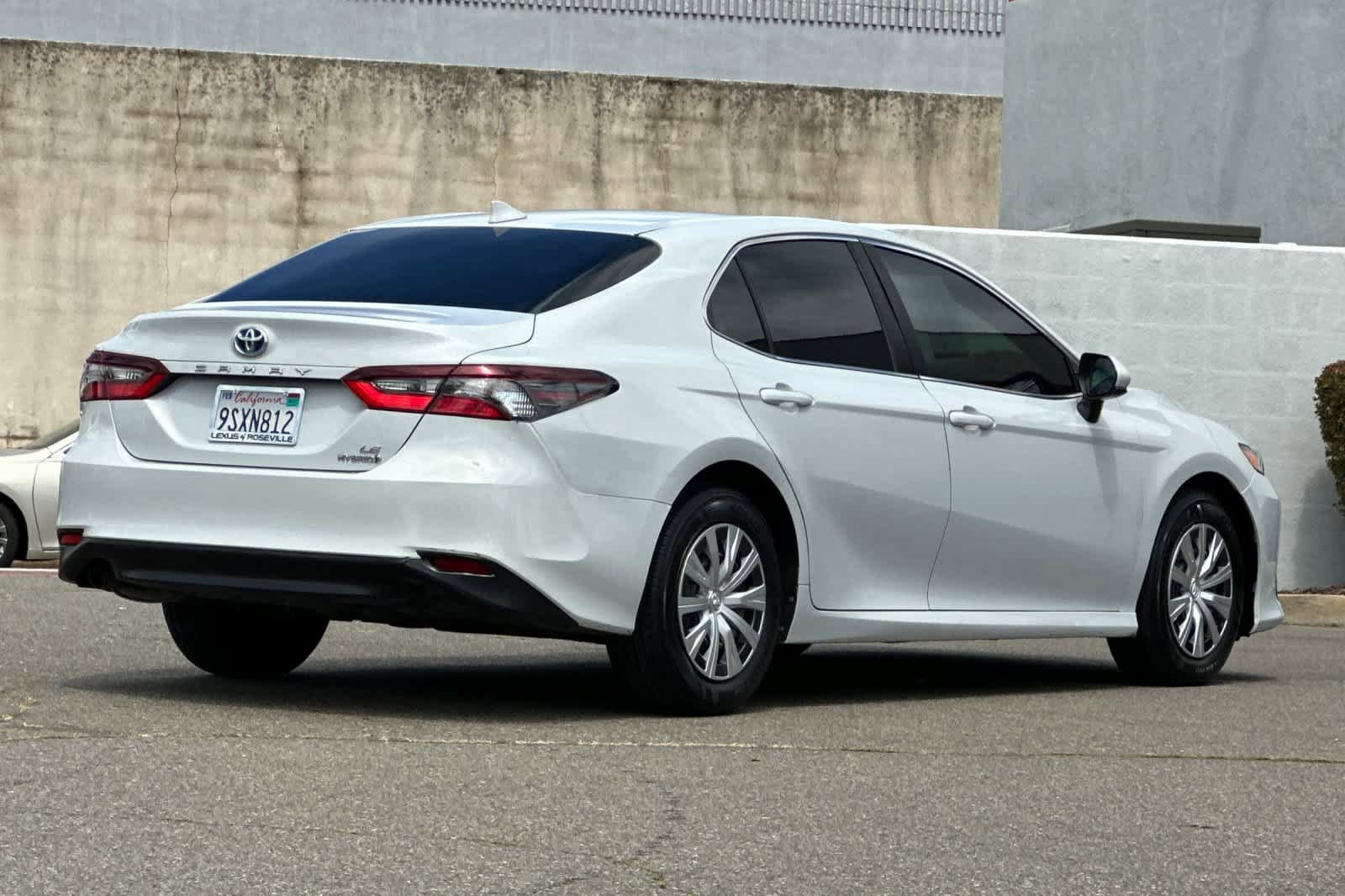 Used 2022 Toyota Camry LE FWD image 2