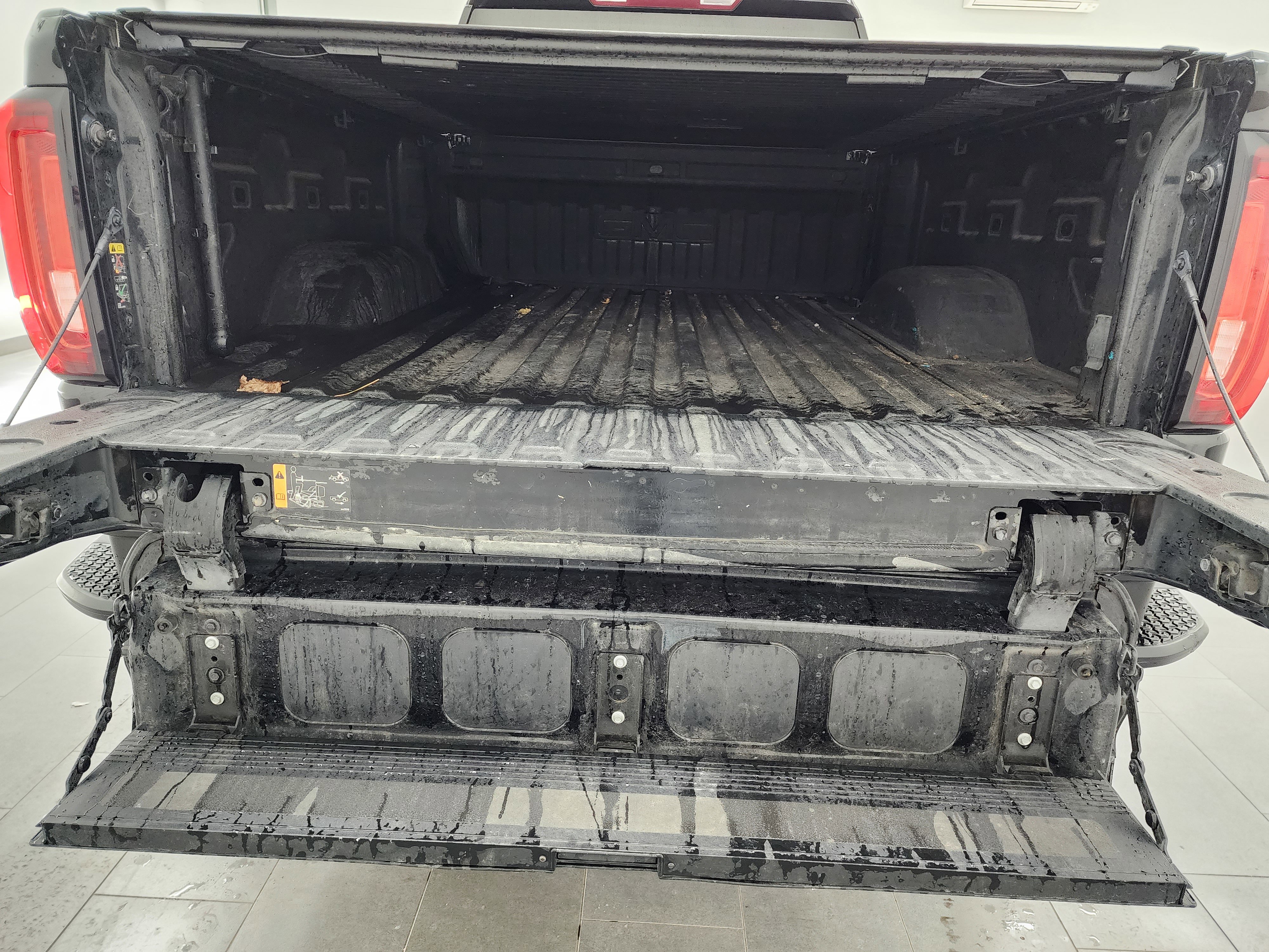 Used 2022 GMC Sierra 2500 SLT w/ LPO, GMC Protection Package image 27