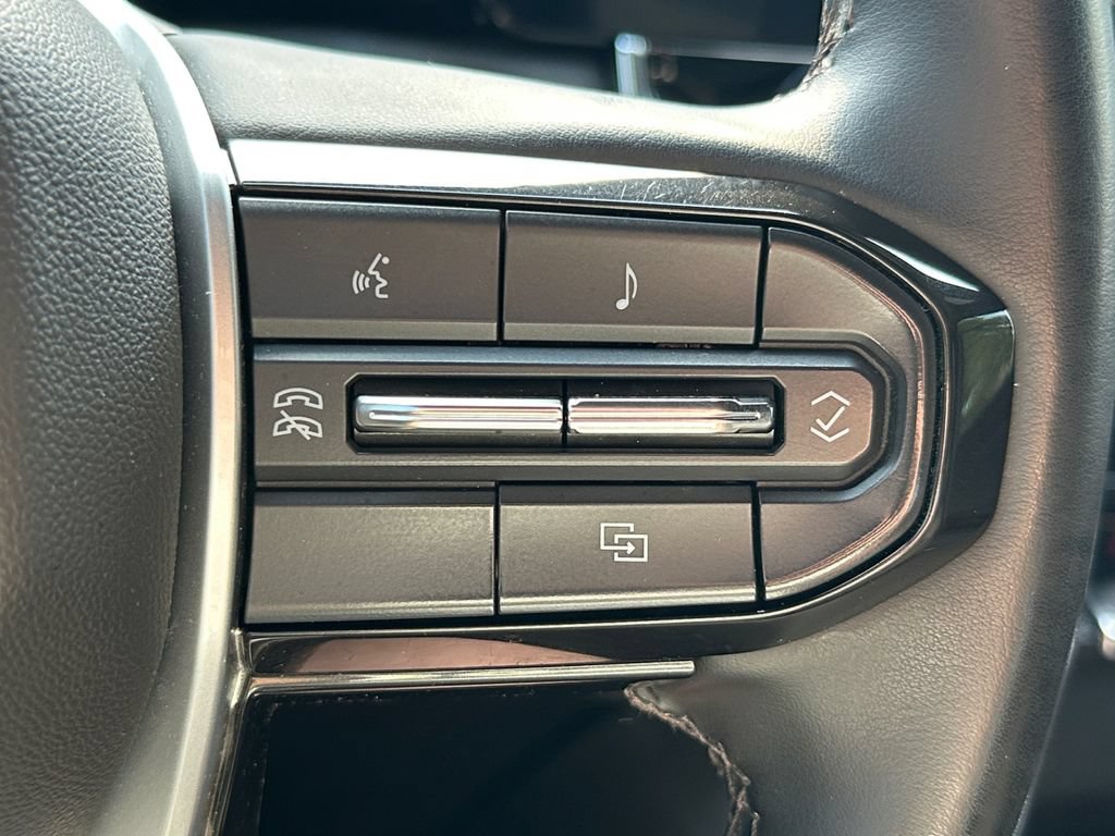Used 2023 Chevrolet Colorado LT AWD/4WD image 13